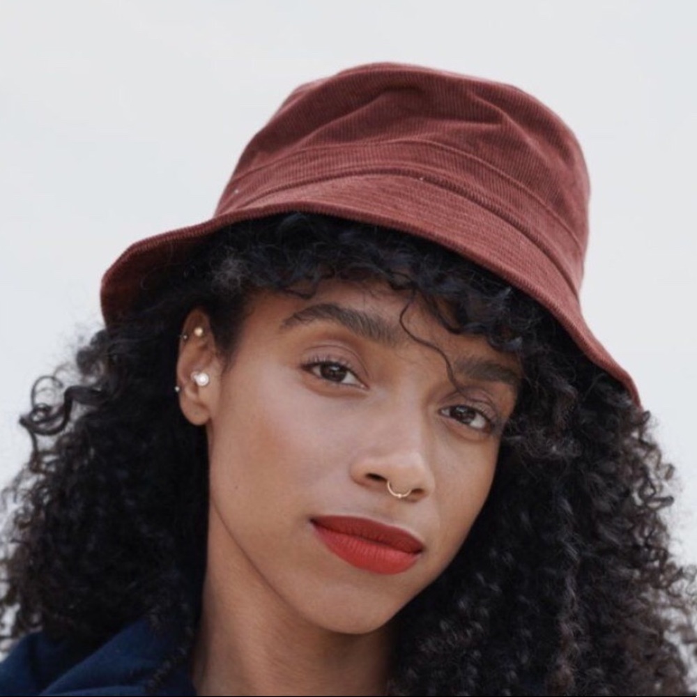 Madewell Short-Brimmed Corduroy Bucket Hat